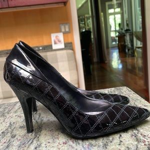 Bcbg girls black 3” pumps